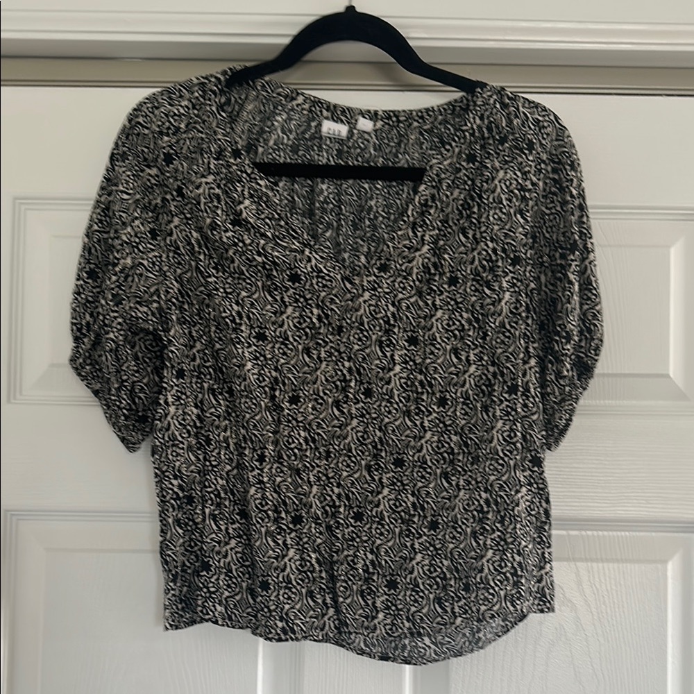 Black and White Patterned Women's Top